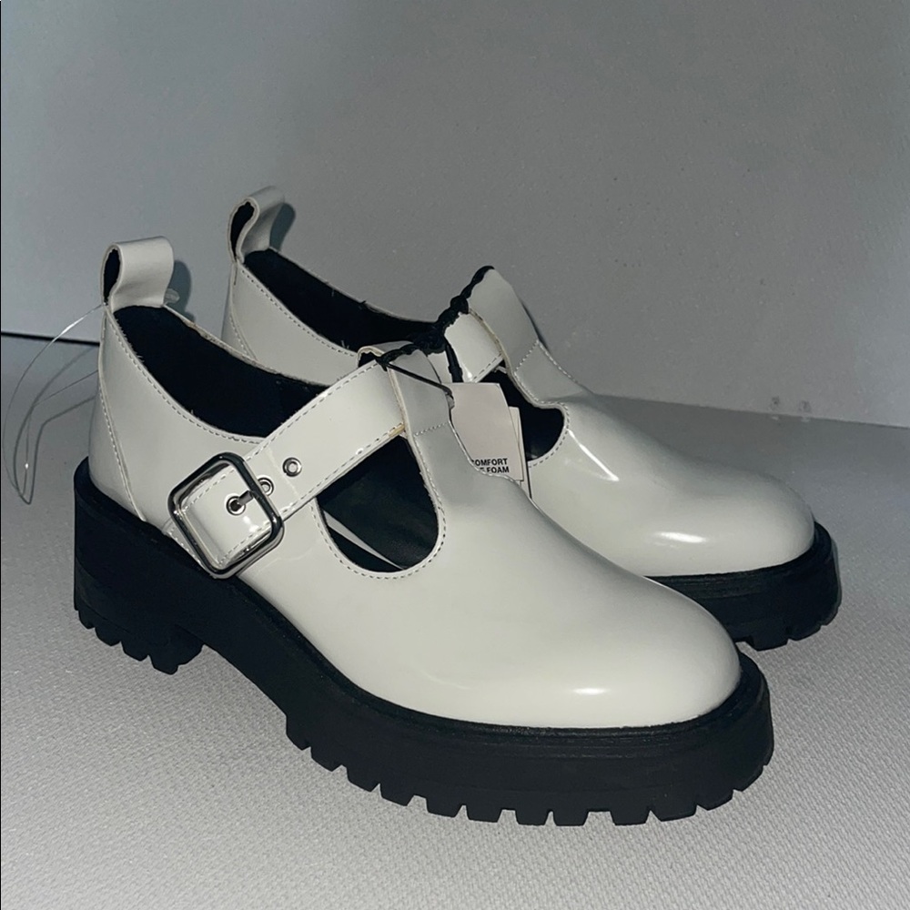 Zara White and Black T Straps Chunky Loafers NWT - Picture 2 of 11